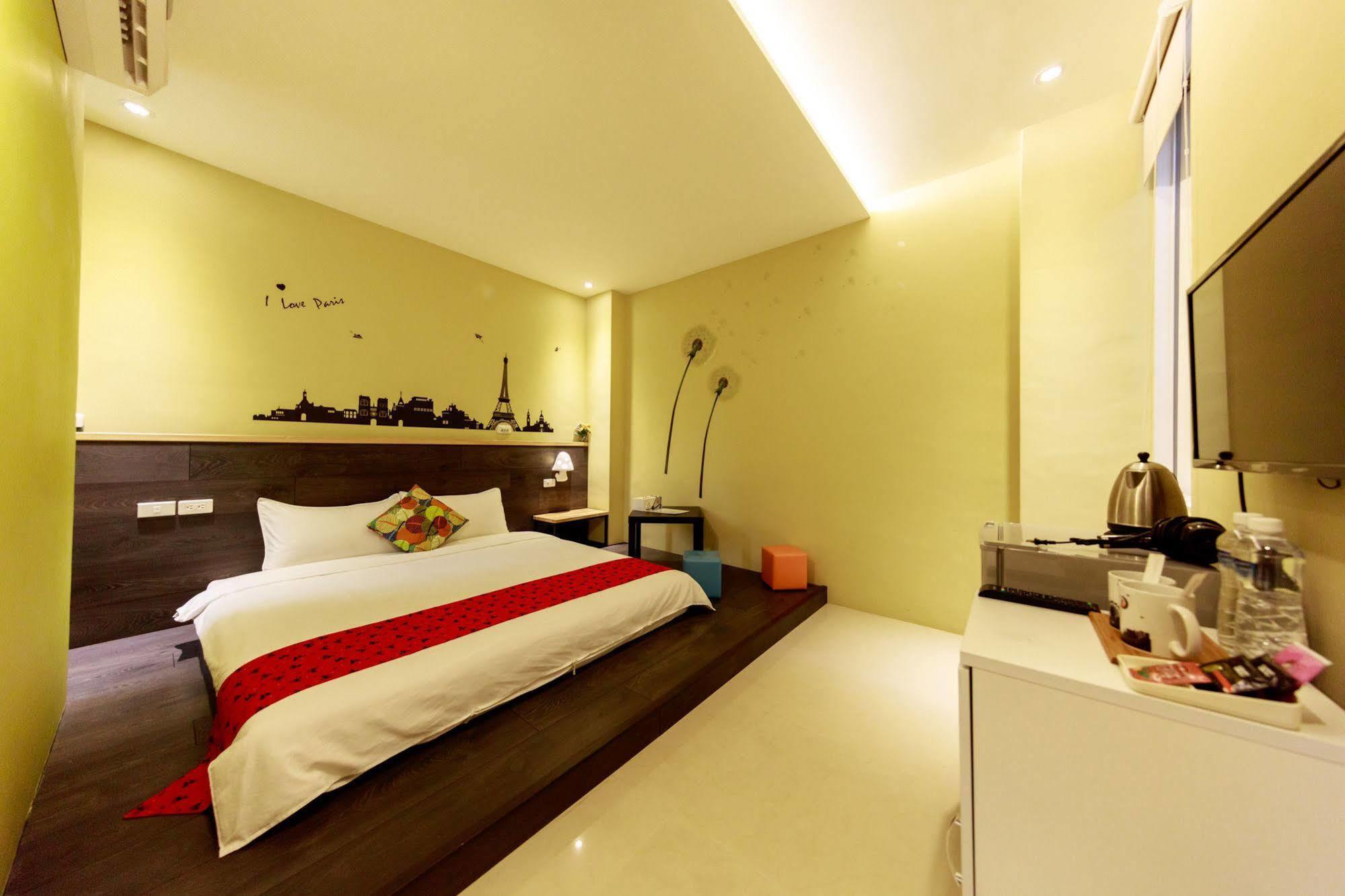 Bear Giant Castle Apartment เมืองฮวาเหลียน ภายนอก รูปภาพ