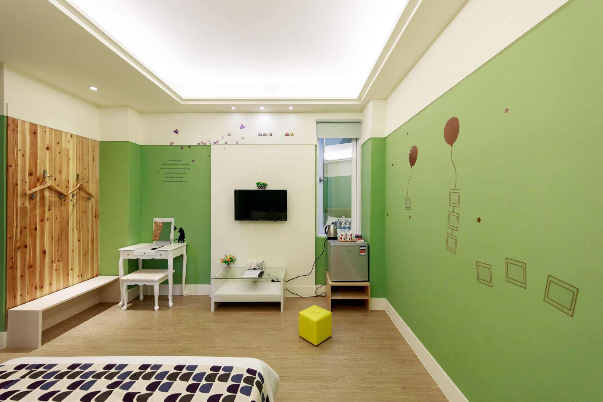 Bear Giant Castle Apartment เมืองฮวาเหลียน ภายนอก รูปภาพ