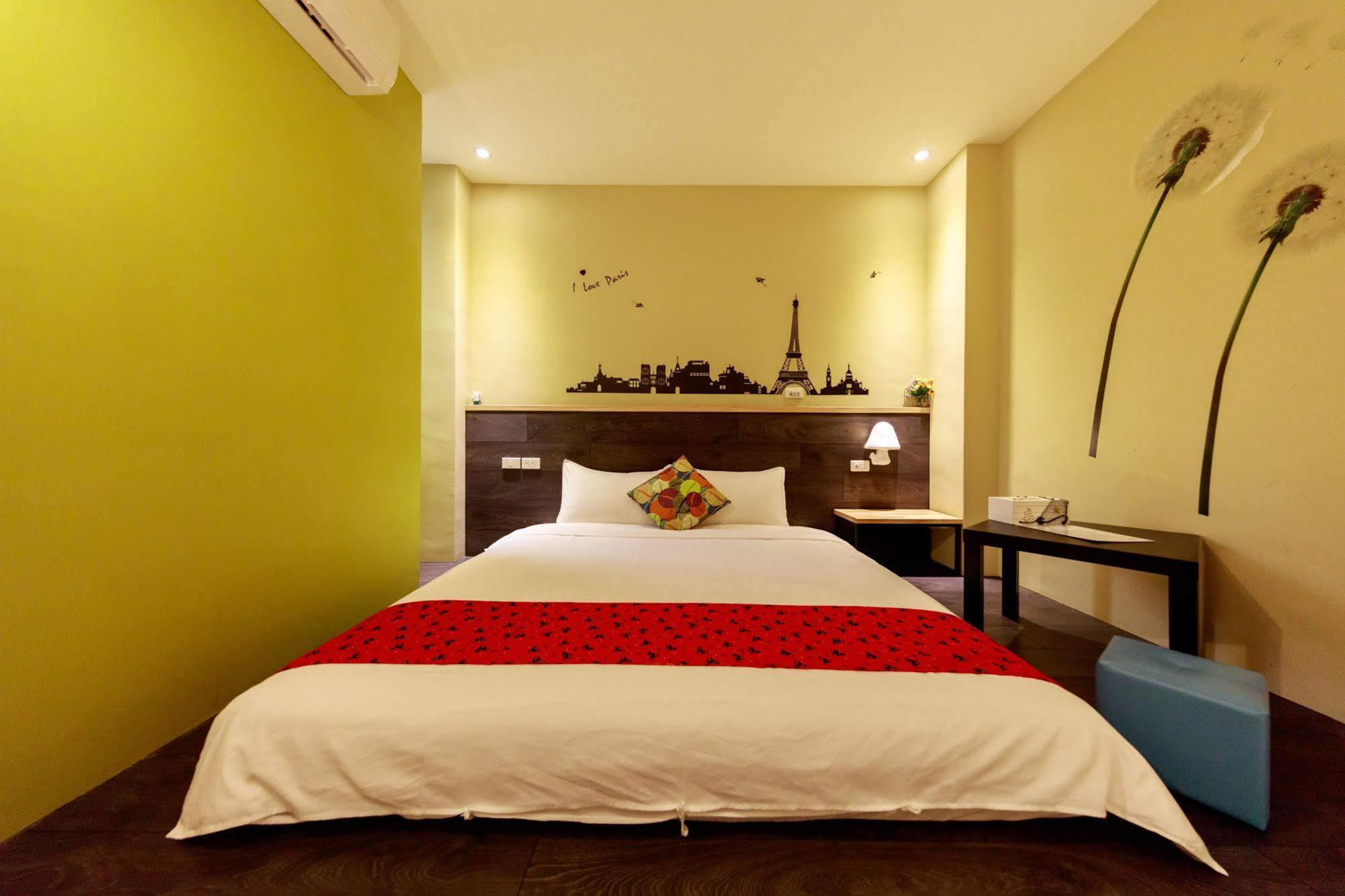 Bear Giant Castle Apartment เมืองฮวาเหลียน ภายนอก รูปภาพ