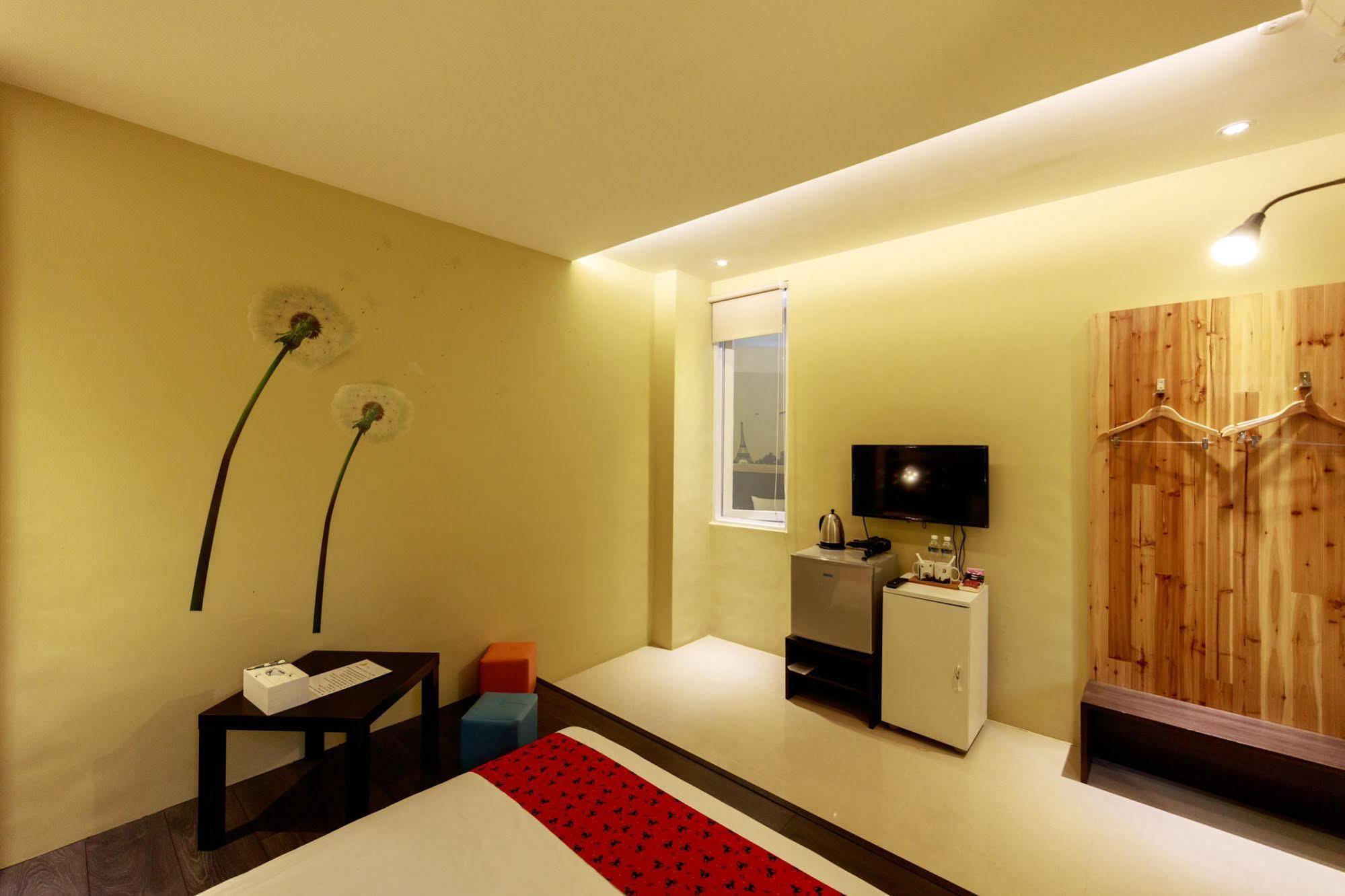 Bear Giant Castle Apartment เมืองฮวาเหลียน ภายนอก รูปภาพ